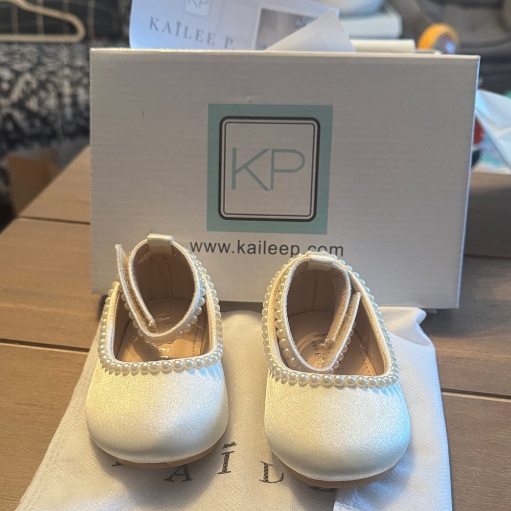 Girls Ivory Satin Flats with Mini Pearls - Size 4 Walker